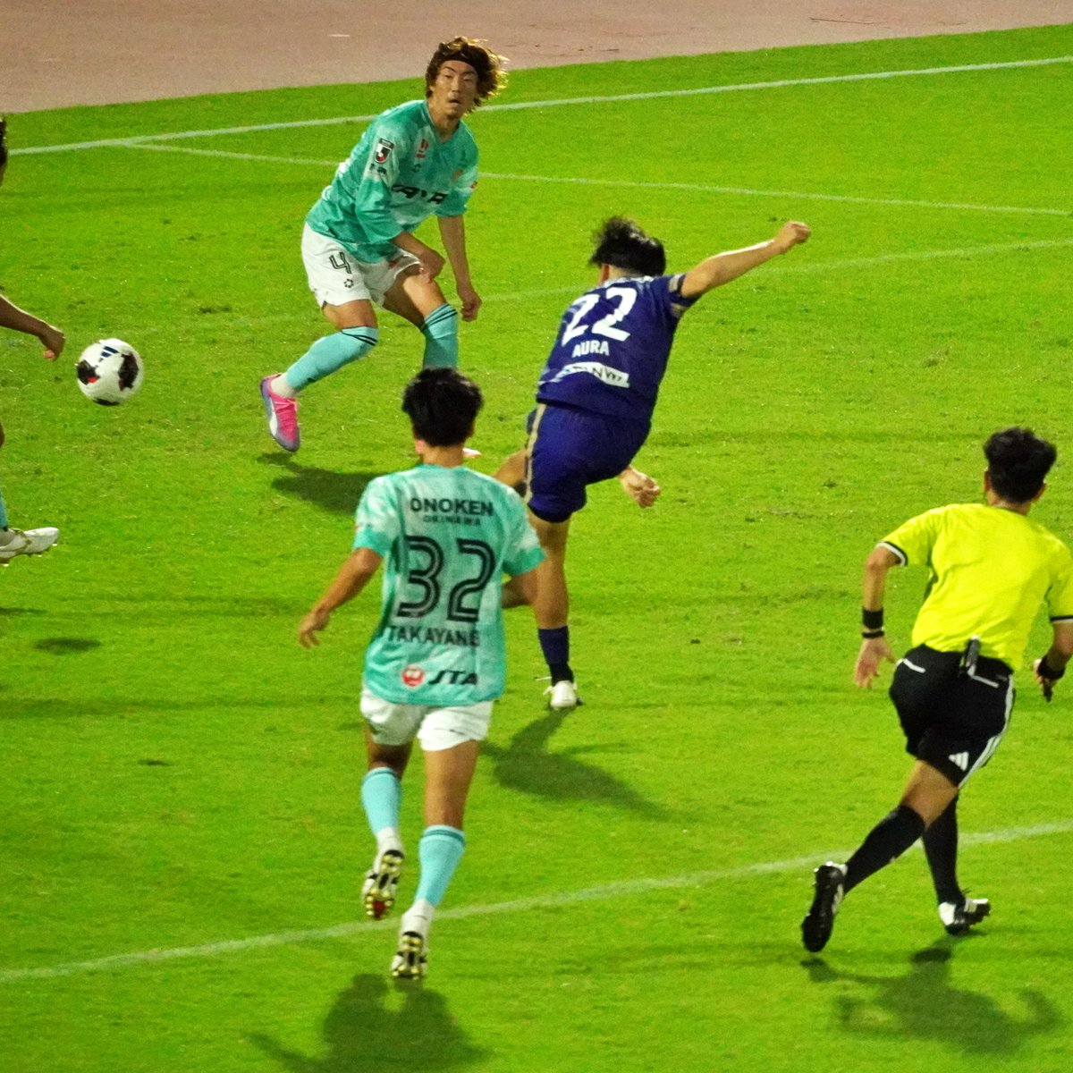 highbury_n5_1bu's tweet photo. 振り向きざまのシュートで先制ゴール⚽️
#鹿児島ユナイテッドFC
#髙橋旺良 https://t.co/uDsebFDLtV