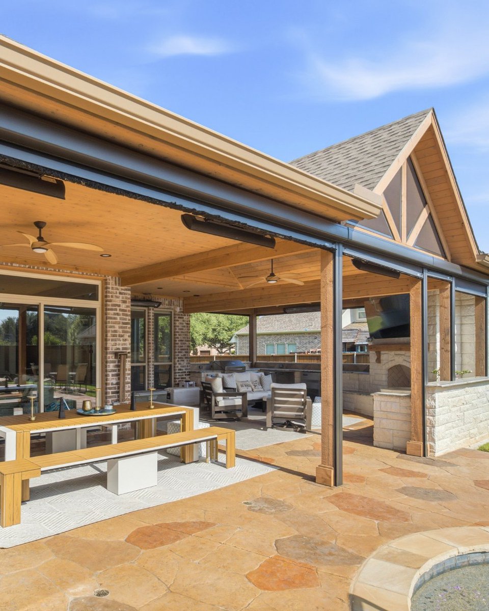 TexasBestFence's tweet photo. Want a patio cover that is perfect for every season? Automatic screens roll down with the click of a button for shade or weather protection.
Get pricing today: https://t.co/kjrBrxyvQs
#TexasBestFence #OutdoorLiving #PatioCover #AutomaticGate https://t.co/jgO1gA472e