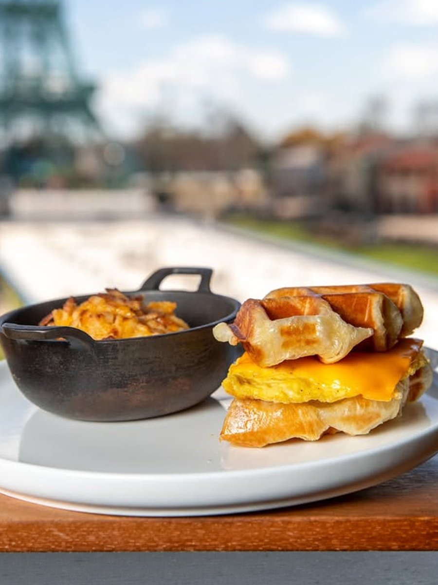 KingsIslandPR's tweet photo. IT'S HERE, all day breakfast has arrived at French Corner! Enjoy your favorite breakfast bites throughout the day beginning NOW! 🍳☀️ https://t.co/N9069uVXwI