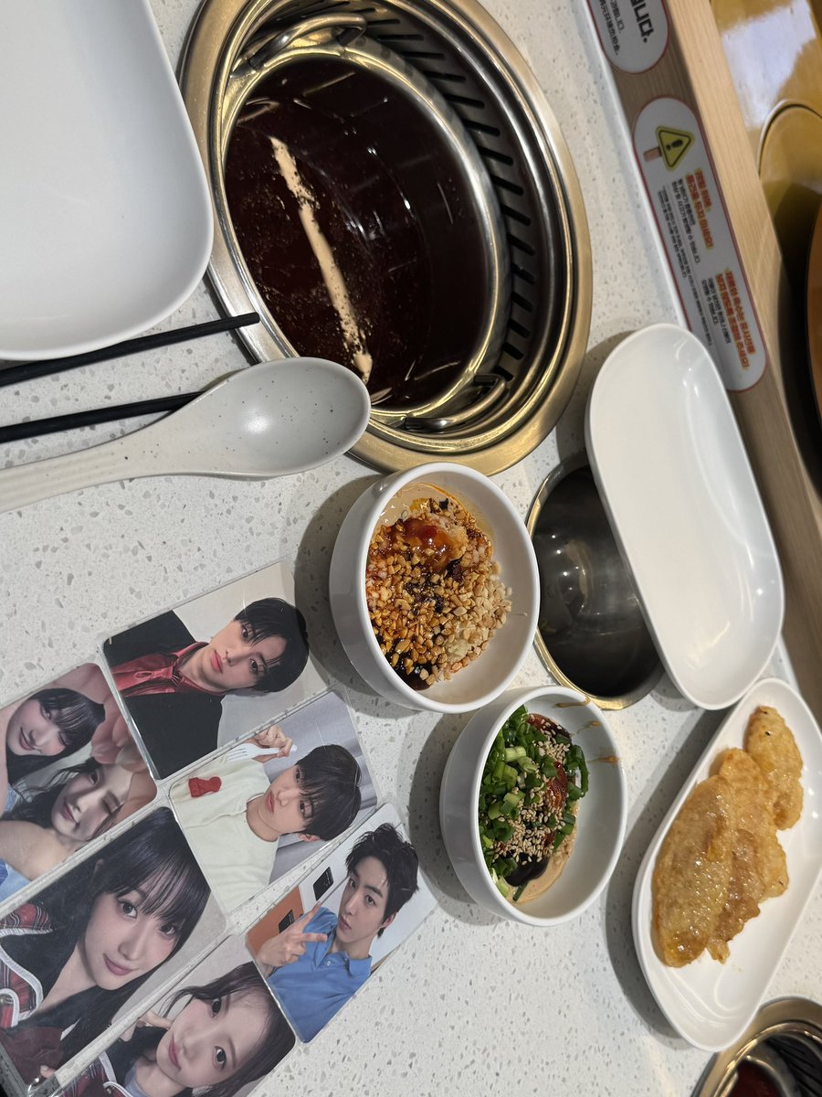 lrv5x's tweet photo. 오랜만에 토끼 만나서 날았어요..🪽🪽🪽 https://t.co/uMaW3fQMhW