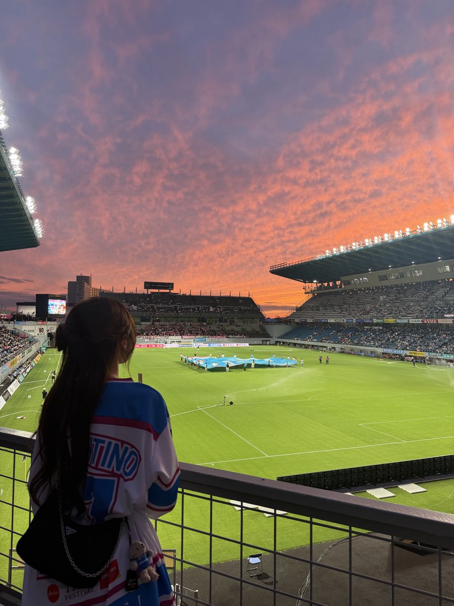 noano__x's tweet photo. 初‼️駅前スタジアム⚽️🩵🩷

もうめーーちゃたのしかった！！カッコよかったサガン鳥栖！⚽️

ずっとひまわりと見に行きたいってお話しててやっと！念願！！

勝ち点3️⃣！👑 https://t.co/7uowKn7Xub