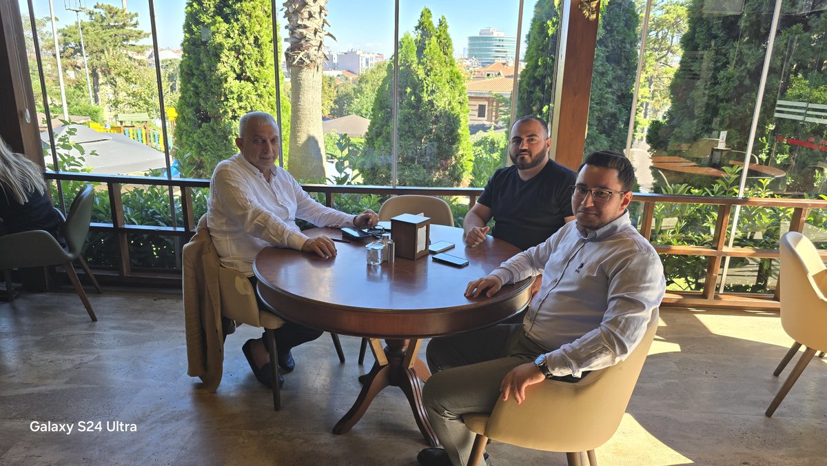 Halilibrahimrp's tweet photo. Bugün Sayın Metin Külünk ile bir araya gelerek güncel siyaset, Türkiye’nin gündemi, iş dünyası ve ülkemizin geleceğine ilişkin değerlendirmelerde bulunduk.
Samimi ve verimli geçen görüşmede, siyasetin yanı sıra iş hayatında karşılaşılan gelişmeleri ve Türkiye’nin önümüzdeki dönemde karşılaşacağı fırsat ve sorumlulukları da ele aldık.
Nazik ev sahipliği ve değerli görüşleri için Sayın Metin Külünk’e teşekkür ederim.
🇹🇷 Türkiye için üreten, çalışan ve istişare eden bir anlayışla…

@mkulunk