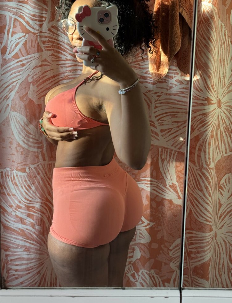 greatdayah's tweet photo. Happy weekend, dm me ur address if you’re in for fun😉. I charge🤎
#dayah https://t.co/ZHKvAYPK97