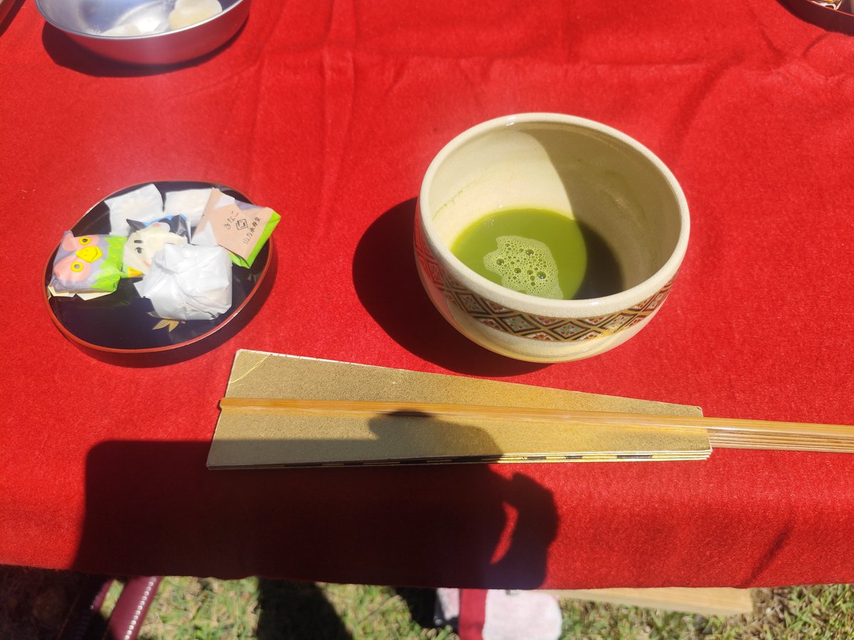 sisiriann's tweet photo. 今日の日中はお誘い頂いて「有楽ＧTO茶会」に
快晴の中
有楽斎殿のお点前や皆々持ち寄ったお菓子と楽しい話であっという間でした😊

夕方からは #嵐電怪々YOKAI駅 に
短い間でしたが楽しい時間でした
（ご挨拶しそびれた皆様申し訳ありません）
#関ヶ原戦国甲冑館行軍隊幻想組 https://t.co/Ti8i13HKXH