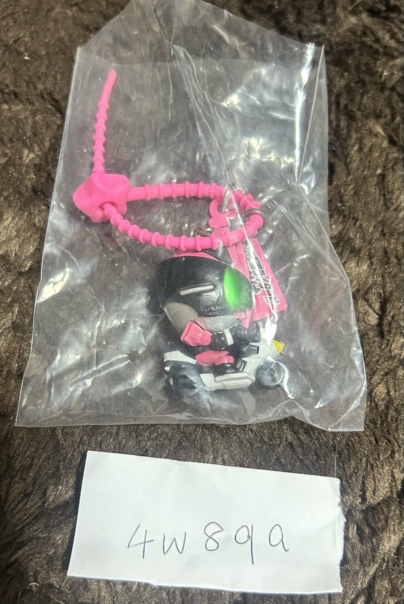 4w8qa's tweet photo. 【交換】仮面ライダーシリーズ DXミニチュア＆パッケージコレクション カラフルマルチチャーム

譲)ディケイド

求)オーズ or 電王

郵送または富山県内手渡しにて交換希望です。
検索からでもお気軽にお声掛けください。 https://t.co/WTQLspxj79