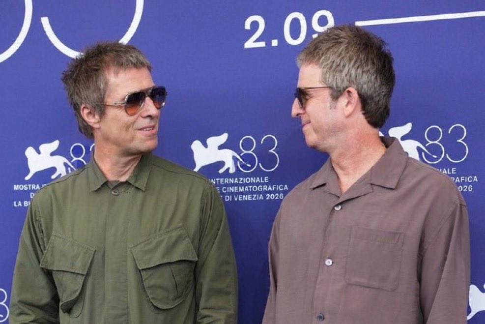 MaxiGonzalez_23's tweet photo. LOS HERMANOS GALLAGHER EN VENECIA 🧵 https://t.co/YiEeyxibav