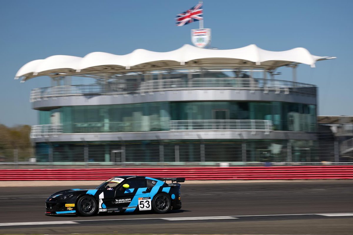 LynetteLemegu's tweet photo. The Ginetta Academy season opener is underway at Silverstone after two productive testing days for the Performance One Motorsport Academy squad. Time for qualifying and Race 1—locked in and ready to work. https://t.co/NTRKOCqfCU