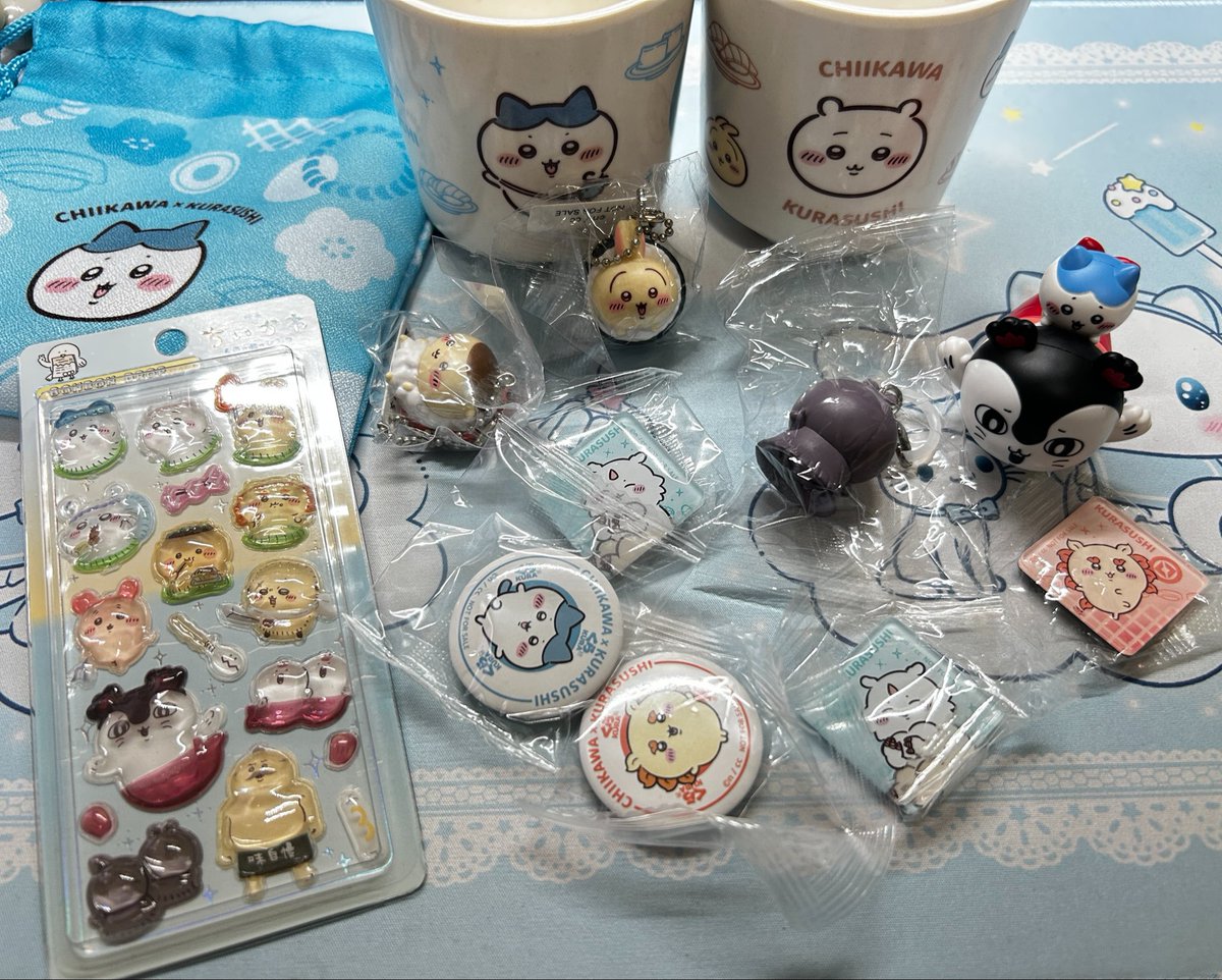 emira_kb's tweet photo. 昨日ちいかわ湯呑み欲しくて行ったんだけど、２つ欲しいなぁーまた来るの面倒だし頑張るかーって高級寿司食べまくって2個もらった。思い切ってよかった。皿も欲しかったな。
映画の特典も多分もう出ないかな？第一弾は貰えなかったけど、色々揃って満足。
一連のイベント楽しかったよ。 https://t.co/4vJ0j4HFDz