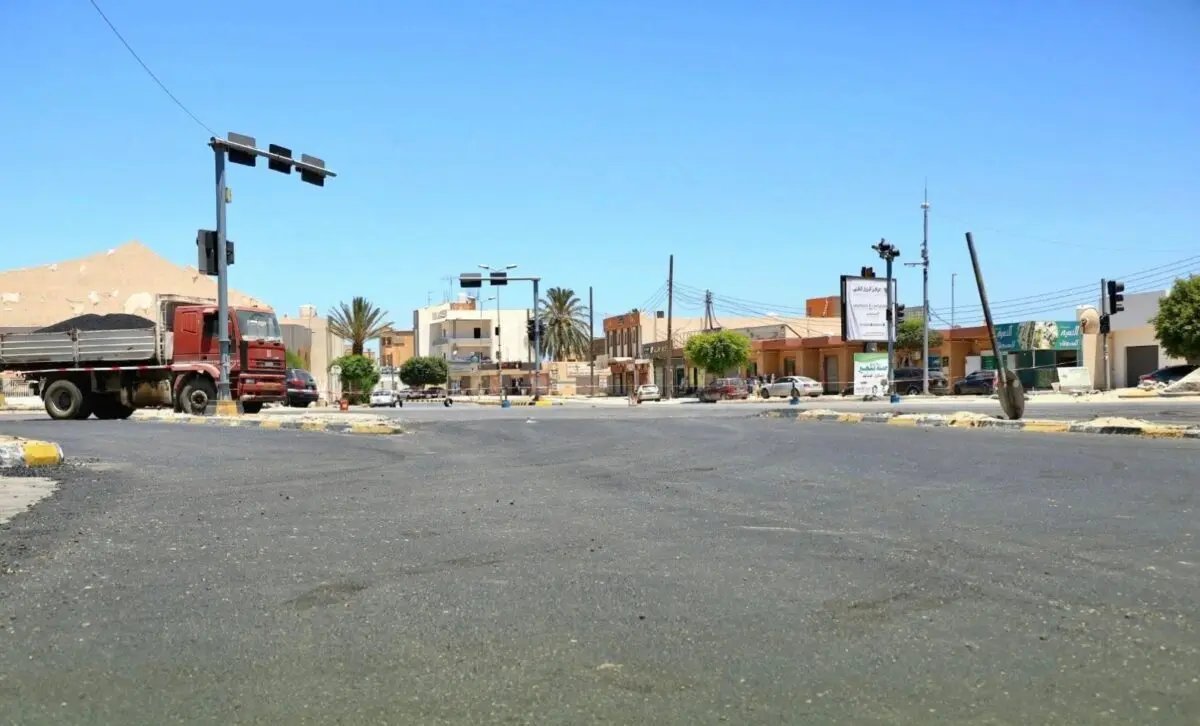 libya_trending's tweet photo. تنبيه لسائقي المركبات في #صرمان:
تم تحويل حركة السير على الطريق الساحلي بسبب أعمال الرصف.
🛑 بداية التحويلة: من إشارة مصنع الأعلاف باتجاه الشرق
🛑 المسار البديل: التوجه نحو مصنع الأعلاف ثم الانعطاف يساراً عند تقاطع مسجد القدس

يرجى تخفيف السرعة والانتباه حفاظاً على سلامتكم
#ليبيا https://t.co/BGrZAnhSLH