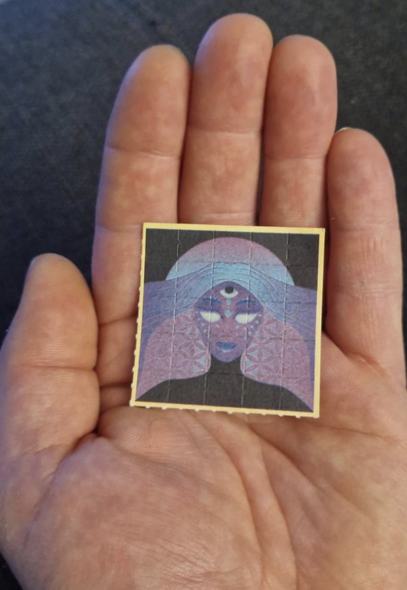 Tracygzyw's tweet photo. I just took 3 strip 30 minutes ago for my first time on lsd and i don’t feel nothing should i add more??

 Please i need advice. #drugtwt https://t.co/10pYsBOC4m