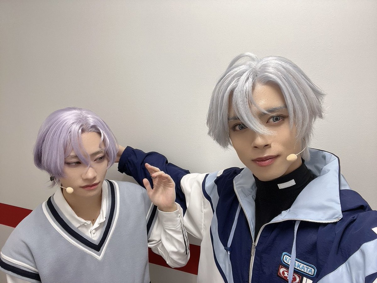 nakayama_stsuk's tweet photo. 本日KOBE2日目！
ありがとうございました。

写真は雪風と。
仕方なく。
#おもステ https://t.co/UK3HBR8nkz