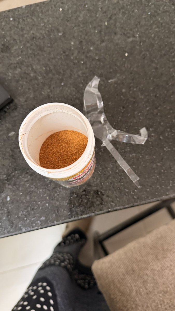 Honeyfarsafi's tweet photo. Am I tripping or why is Royco selling half bottle spices??? Bro what is this lmao. They’re spending millions on advertisements and influencers for this??? https://t.co/LBo9j4rnm9