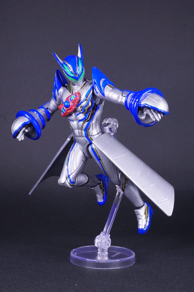 Ban37Banchi's tweet photo. INVOKE LORD SYSTEM『NEO-CODE』
ロードエイト 擬装完了

セブン協力のもと、エイトが開発し手に入れた「ナイトメアと戦う力」
明晰夢の能力を強化する調整が成されており、エイト次第でどこまでも強くなっていく
#仮面ライダーゼッツ
#装動 #装動新戦士 https://t.co/Zy6tvQjE8Z