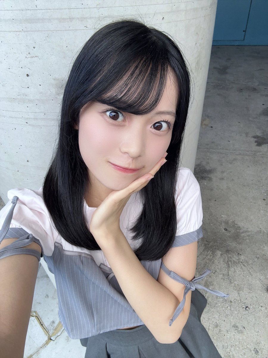 saechan_akb48's tweet photo. #AKBが好きish
握手会ありがとうございました🎀🩶

いつもよりちょっぴり甘めな妹コーデ、
好評で嬉しかったです〜

みなさんとお会いできて元気をもらえて
コンサートリハももっと頑張れます！！
素敵な時間をありがとう！🕰️ https://t.co/47tdQJiu8v