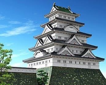 1tYears's tweet photo. 層塔型天守は、上の階へ向かうにつれて外周を一定の寸法ずつ均等に縮小させて造られます。
天守台が「南北18間・東西16間」のように差がわずか2間（ほぼ正方形に近い長方形）であっても、上下左右から同じ間数ずつ引いていくと、数��自体が小さくなるため南北と東西の比率が著しく大きくなります。 https://t.co/hwHVXxmkxJ
