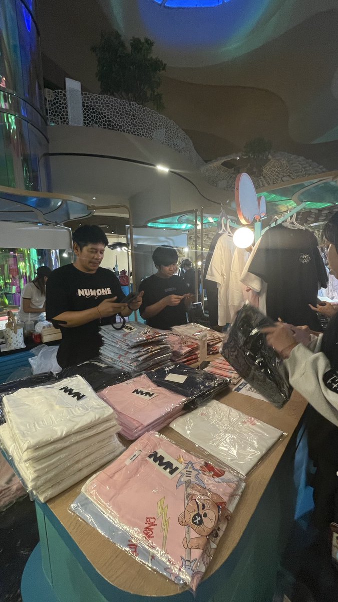 HapsaInThai's tweet photo. Yang mau nitip Strix, Numone atau yang lain di NEXTOPIA STARTOPIA MARKET 2026 boleh DM yaaa aku sampe jam 9

#strixclub #numone #numoneofficial https://t.co/uTKkHPzQKd