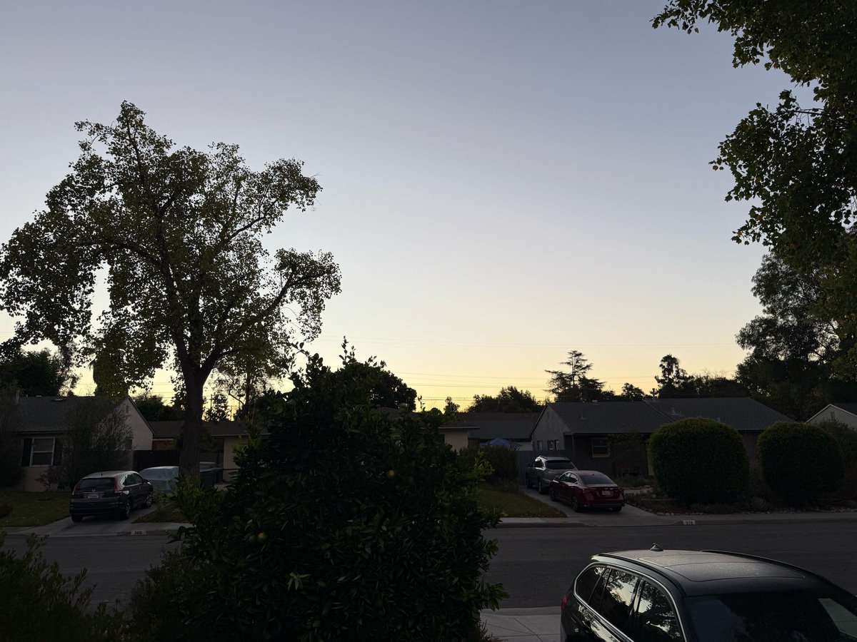 WrittenByMurphy's tweet photo. We do know that no one gets wise enough to really understand the heart of another, though it is the task of our life to try.
Louise Erdrich
#sunrisewisdom #AVtweeps #AVPM #AVmotivation https://t.co/bpe7P6nvak