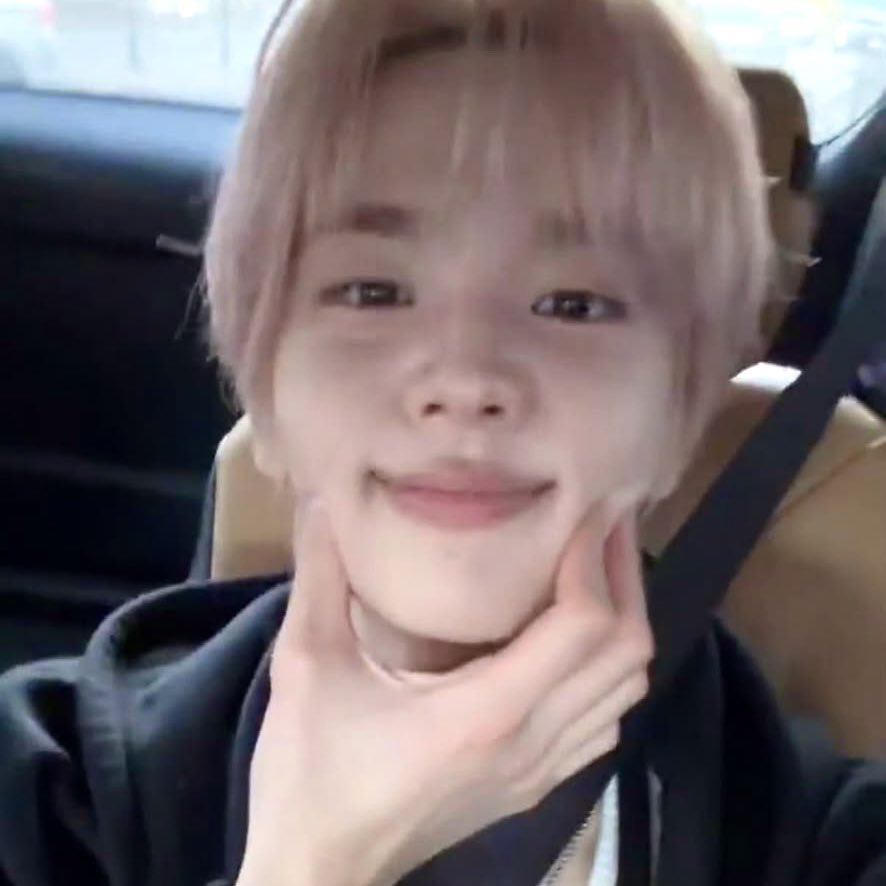 ddjjung_'s tweet photo. 내 커요미 말랑핑크딸기모찌 🍓👈🏻👈🏻😁 족르렁 거릴 때까지 콕콕 찔러가지고 더 핑크족으로 만들어버릴테다 https://t.co/pWdBd9WbCk