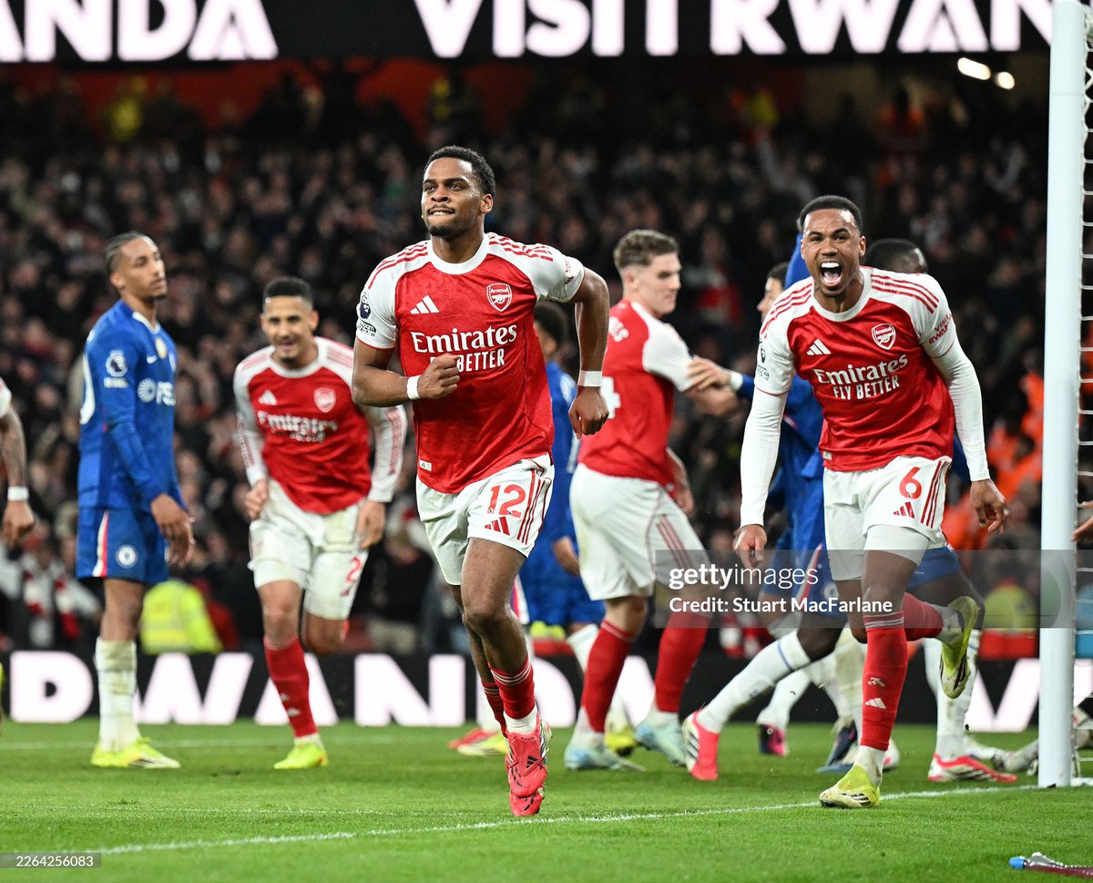 JackLovellJ's tweet photo. ✍️ Arsenal haven’t lost to Chelsea in any competition for over five years with the last coming in August 2021.

A chance to make a statement win in the title defence on Sunday.

Read my preview below ⬇️🔴⚪️ #AFC https://t.co/a93gfurw0a https://t.co/Z9JIuJF0cV