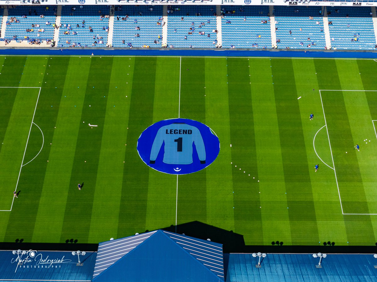 MarcinJ_Photos's tweet photo. Fratton Park looks different today. 💙

A special atmosphere for a very special man. Preparations are underway for a minute’s silence in memory of Pompey legend Alan Knight.

The giant No.1 shirt says it all — LEGEND. 🧤💙
Today, Fratton Park remembers one of its greatest. https://t.co/VI1wDOWUob