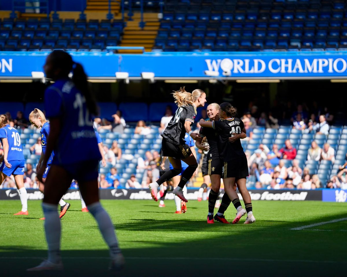 AVWFCOfficial's tweet photo. Starting off the campaign with a hard earned point on the road 💪
UP THE VILLA 💜
FT | 🔵 1-1 ⚫ | #BarclaysWSL https://t.co/mYPs3ydnHl