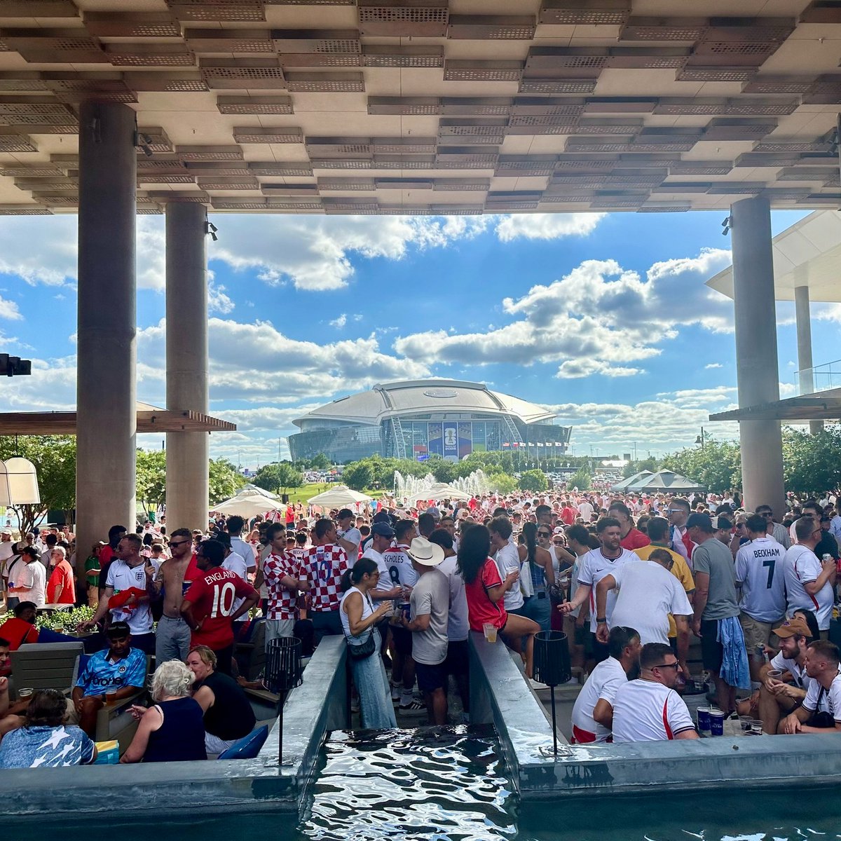 BelvaGiggey's tweet photo. Steve and Bev soaked up the electric FIFA World Cup atmosphere in Dallas, joining thousands of passionate fans as England secured an exciting victory over Croatia. A fantastic day of world-class football and lifelong memories! https://t.co/5YvmbrNCc2