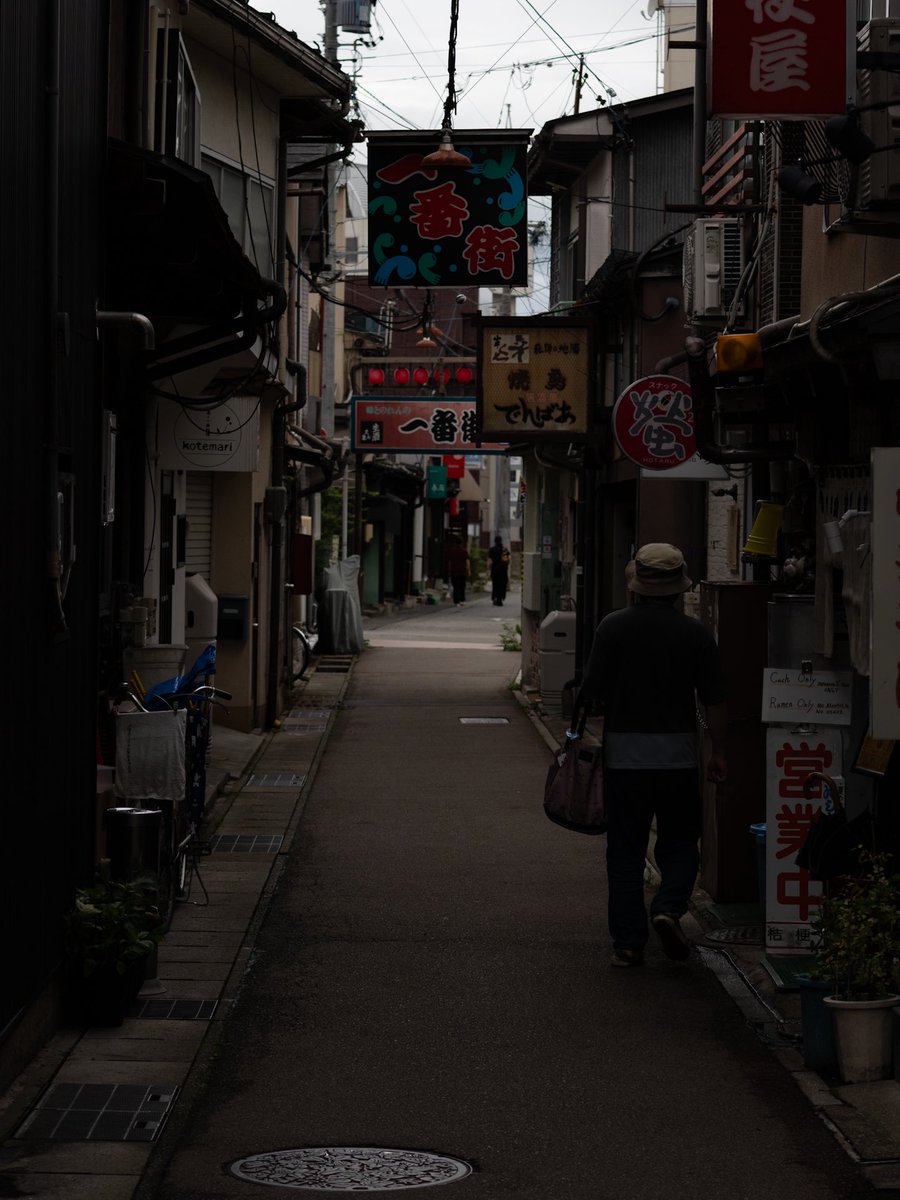 nao010920's tweet photo. 飛騨高山ストリート

#street
#streetsnap 
#streetphotography
#飛騨高山 https://t.co/rrvCHiqitd