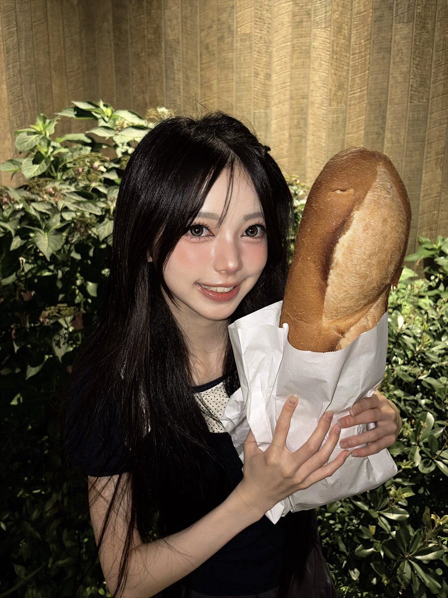 kohaku_ms0730's tweet photo. パン派ー？ご飯派ー？🥖🍚
#MORESTAR   #もあすた　＃中山こはく https://t.co/2XH4i1quxS
