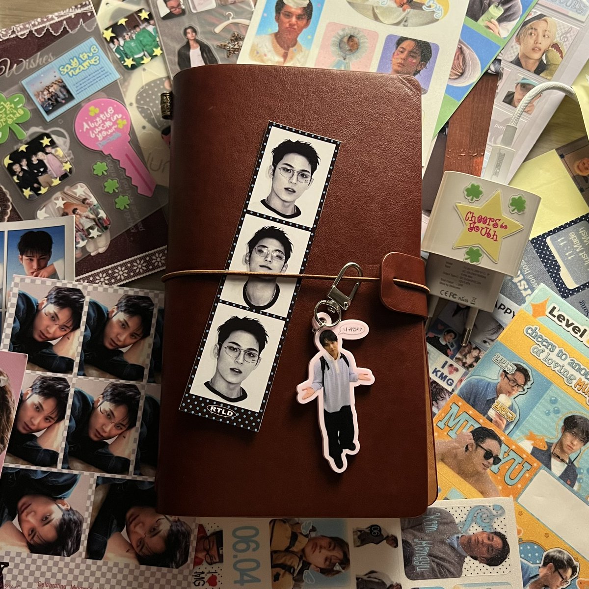 gyueys's tweet photo. new hobby : journaling…📔>.< https://t.co/aeWo4zrTbL