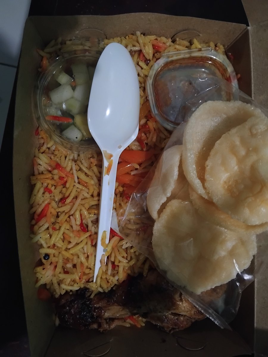 zzrrae's tweet photo. @thejurgenholic nasi mandhi🤤 https://t.co/D7uGV0qae0