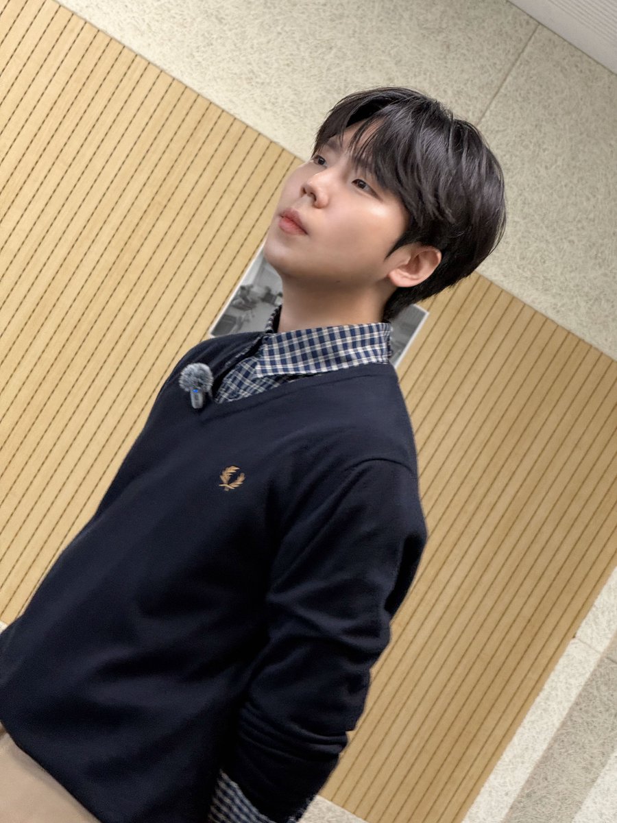 meet_the_seung's tweet photo. 16학번 정승환 선배님🎤

❝정승환 = 발라드❞

🔗https://t.co/YW9fNC6lh3 

#정승환 #JungSeungHwan 
#2026정승환10주년콘서트
#발라드좋아하세요 https://t.co/5NExkXQ6Ei