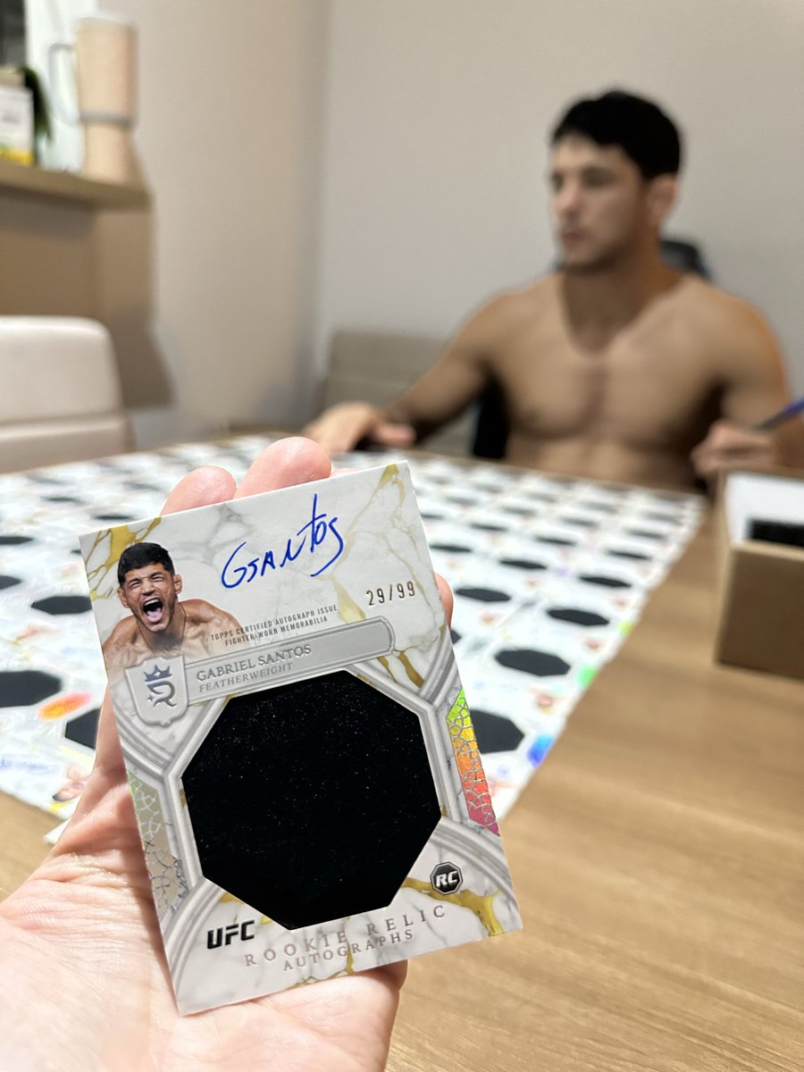 mosquitinhomma's tweet photo. Work @Topps https://t.co/GgtBXYRajW
