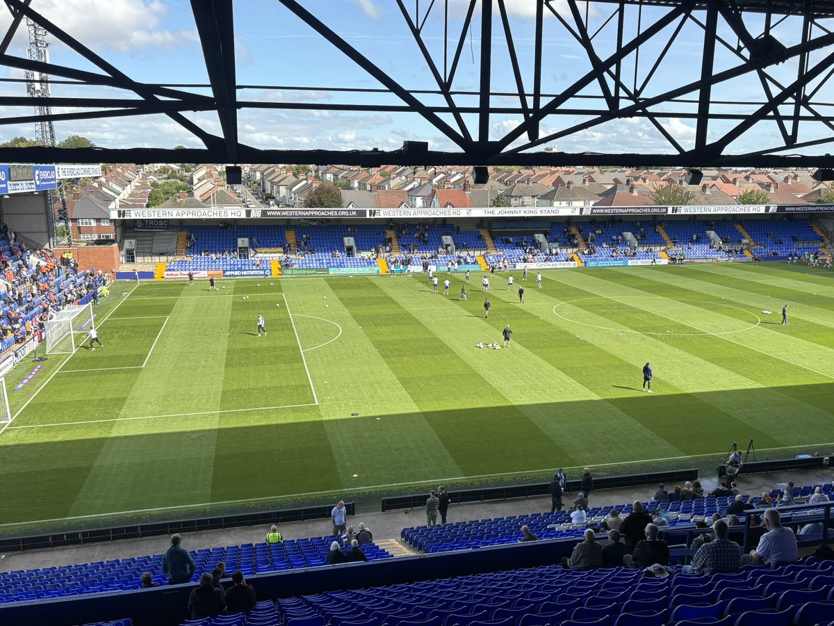 john_nufc42's tweet photo. Arrived 😎⚽️

#trfc #swa #tranmererovers
#oafc #latics #oldhamathletic https://t.co/gSj5cCSojE