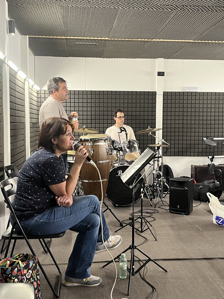 ikebana_musica's tweet photo. La magia del concierto nace mucho antes del aplauso final. Horas de ensayo, trabajo y pasión para hacer posible cada nota. 🎶👏

@Jesusgomezdeseg @iker_ayensa Diego Alfredo Zaida Christian Mikel 🎶🎶 https://t.co/5t9aukTDIa