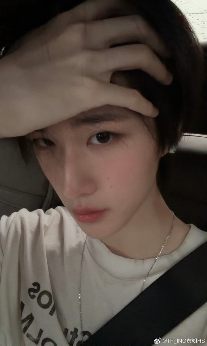 0766ms's tweet photo. 这骚货这一天咋他妈这么能发情，脸红的像里面塞了小玩具要高潮了，就他妈没有人私信找你约炮吗，没人在大街上往你裤裆塞钱吗 https://t.co/3EEUOw4eMI