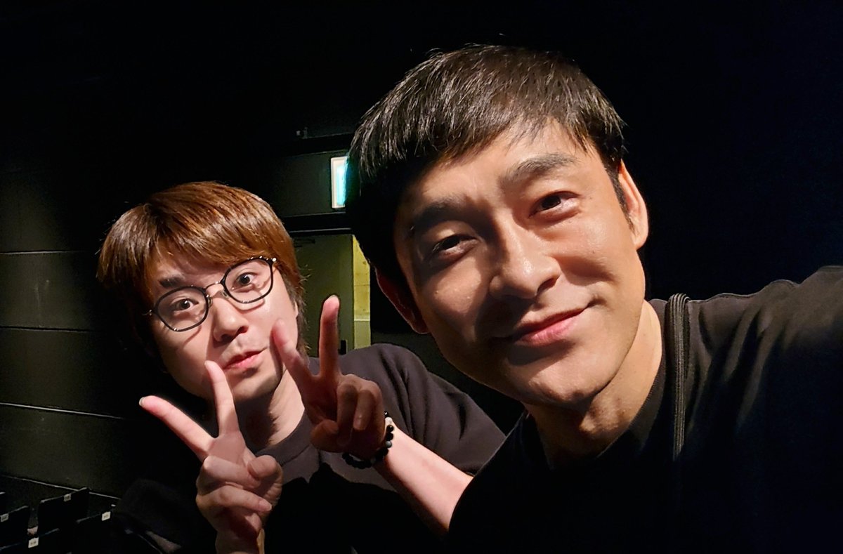 the_Dehi's tweet photo. 『懺悔と七面鳥』2公演有難うございました。早いものでオメロ主任でいられるのも明日まで。千穐楽公演もいつも通りいつも以上に。1人でも多くの方にこの作品���届いたら嬉しいです。仲間たちも駆けつけてくれてます。写真取れた仲間の倉貫匡弘、小林靖子、桑野晃輔。撮れなかった皆も本当に有難う！ https://t.co/gBYAhIvD3F