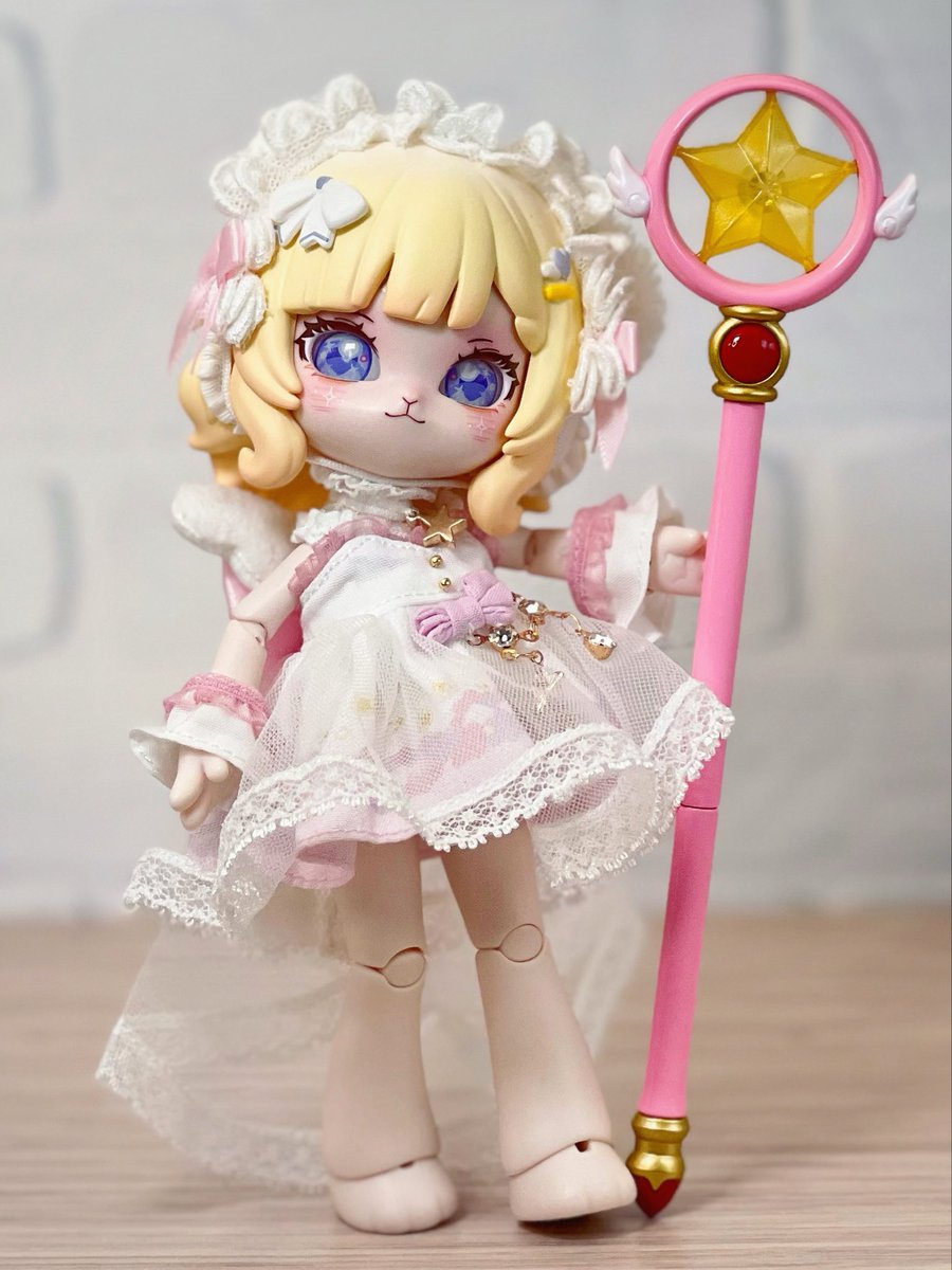 uekarayomu's tweet photo. カードキャプターさくら スタッフコレクション / バンダイ

今回の星の杖は星部分がクリアパーツで綺麗🌟
別ガチャの『最終話の杖』がほぼ同じサイズなのはたまたま？ https://t.co/gKpYbg5R6A