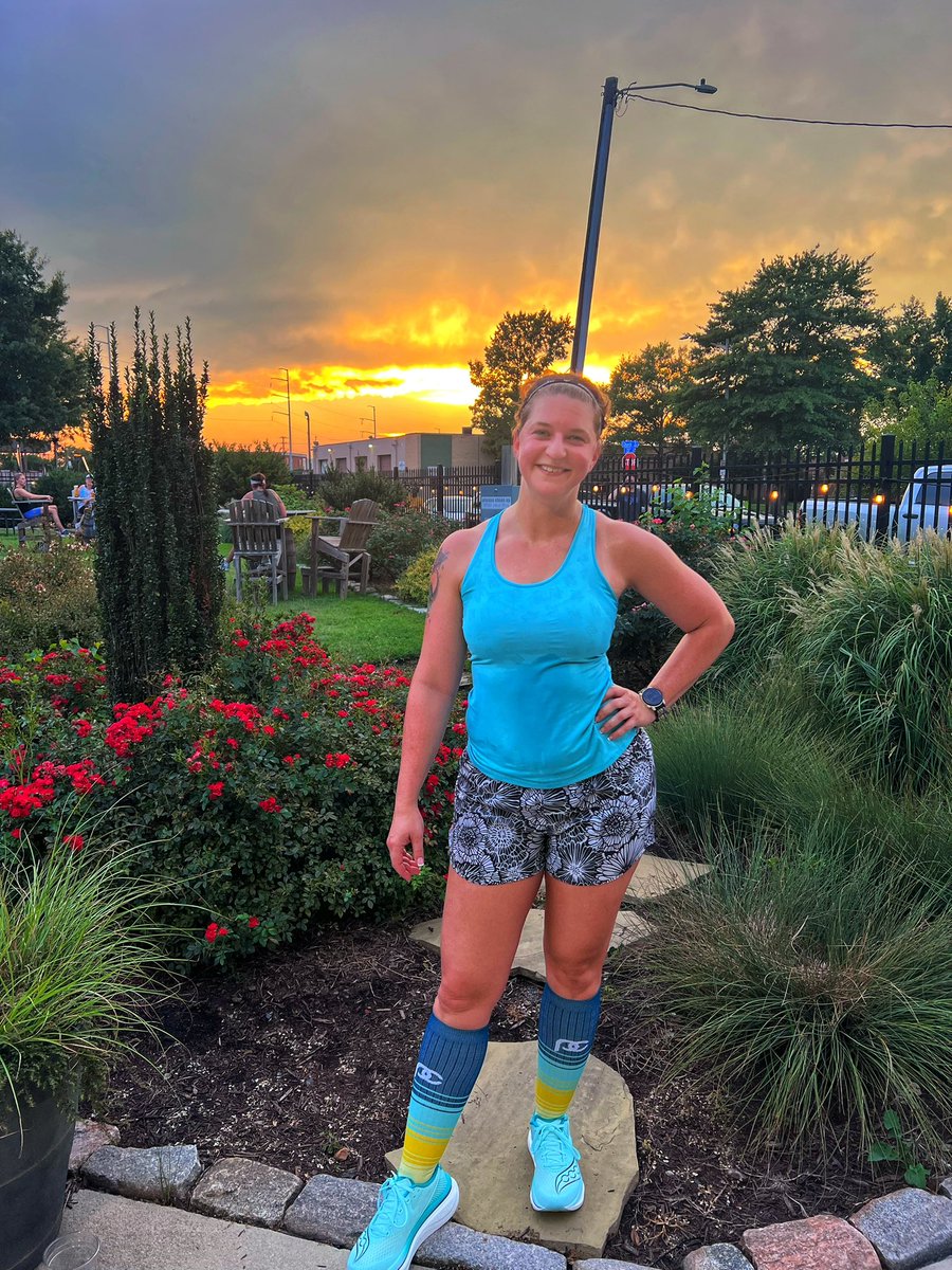 travel_run_lift's tweet photo. Didn’t post these but I made it to run club earlier this week. First run in about 3 weeks. I was planning to run in Vegas but then I only had 2.5 hours of sleep the night before so that became a 🛑 day. Slept almost 14 hours instead on my layover. 💀 #sendhelp #running https://t.co/HBbRgYwiMX