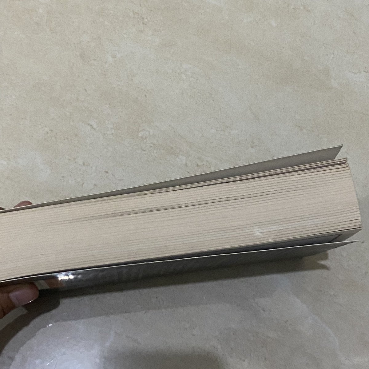 mythiecaI's tweet photo. wts the secret history donna tartt 175k bisa 🍊

condi:
- like new, mulus bgt
- ada beberapa oretan di 3 halaman (dm for detailed condi)
- free bookmark periplus

from mlg, jatim, idn 🇮🇩

wts books the secret history donna tartt booktok preloved books buku classical penguin book https://t.co/0EYtzsMPjM