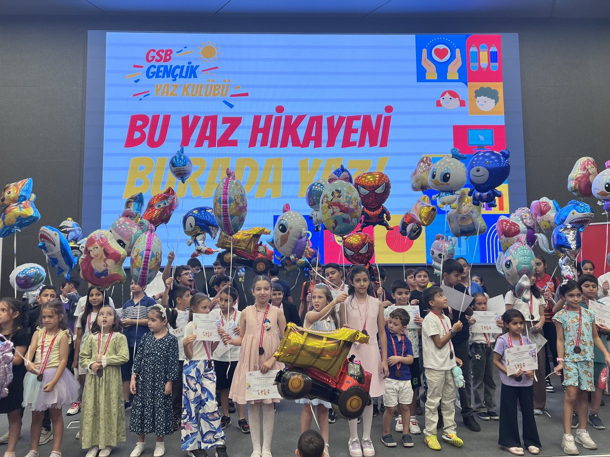 GSB_Talasgm's tweet photo. Yaz boyunca farklı etkinliklerde buluştuğumuz GSB Yaz Kulübü serüvenimizi, kapanış programıyla taçlandırdık. Yazı unutulmaz kılan tüm gençlerimize ve emeği geçen herkese teşekkür ediyor, nice güzel projelerde yeniden bir araya gelmeyi diliyoruz. 💫
@OA_BAK
@gencliksporbak https://t.co/dnfjwacRzB