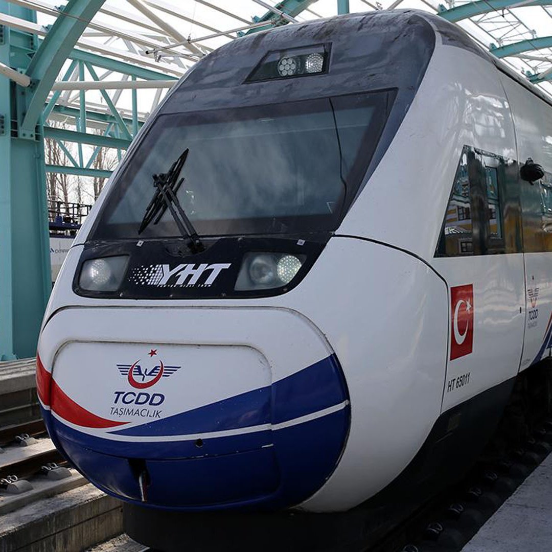 bpthaber's tweet photo. Ankara-İzmir yüksek hızlı tren projesinin tamamlanmasıyla, 14 saatlik seyahat süresi 3,5 saate düşecek. https://t.co/mwj3HbqpXv