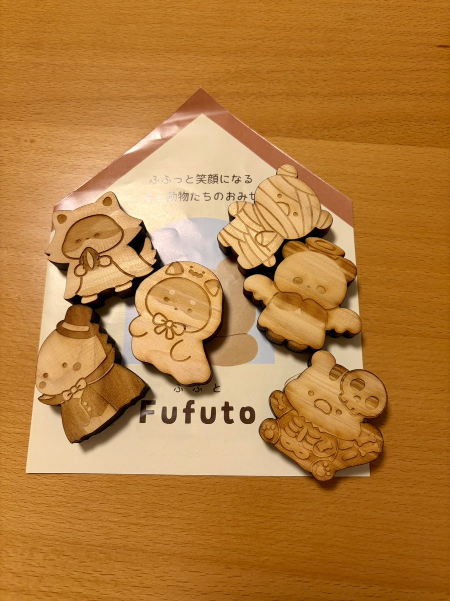 delpi_tw's tweet photo. 今日の戦利品⑤
木製のガチャを計6回も回してしまった。
バリがなくスベスベしてる。
お祖父様と二人三脚との事で、これからも続けてほしい。
またの機会に会えたらいいな

#ふふと
#Fufuto
#東京ハンドメイドマルシェ https://t.co/lSfmw6K06S
