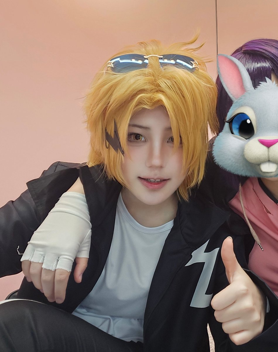 Yujuu_20's tweet photo. 사유...,, 작년사진보니깐 다시하고싶어짐
저랑도 히어로 해주세요 듀..... https://t.co/GrvA6zDg7b
