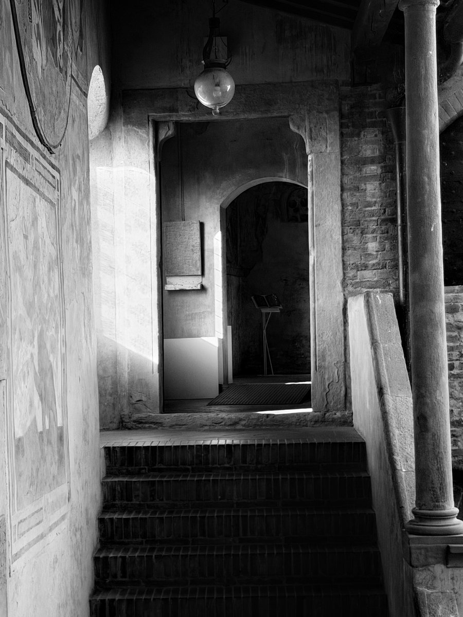 Alonein43672278's tweet photo. #photography #blackandwhite #certaldo #italy https://t.co/ospTOokaiK