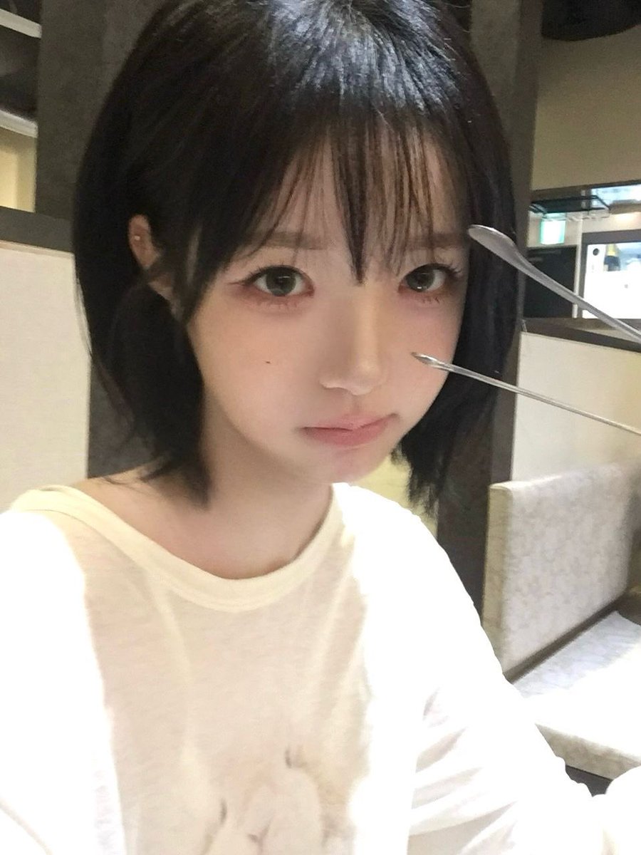 pupzei's tweet photo. 260905 코스모톡 (2) #김채원 https://t.co/yCBdAi17TT