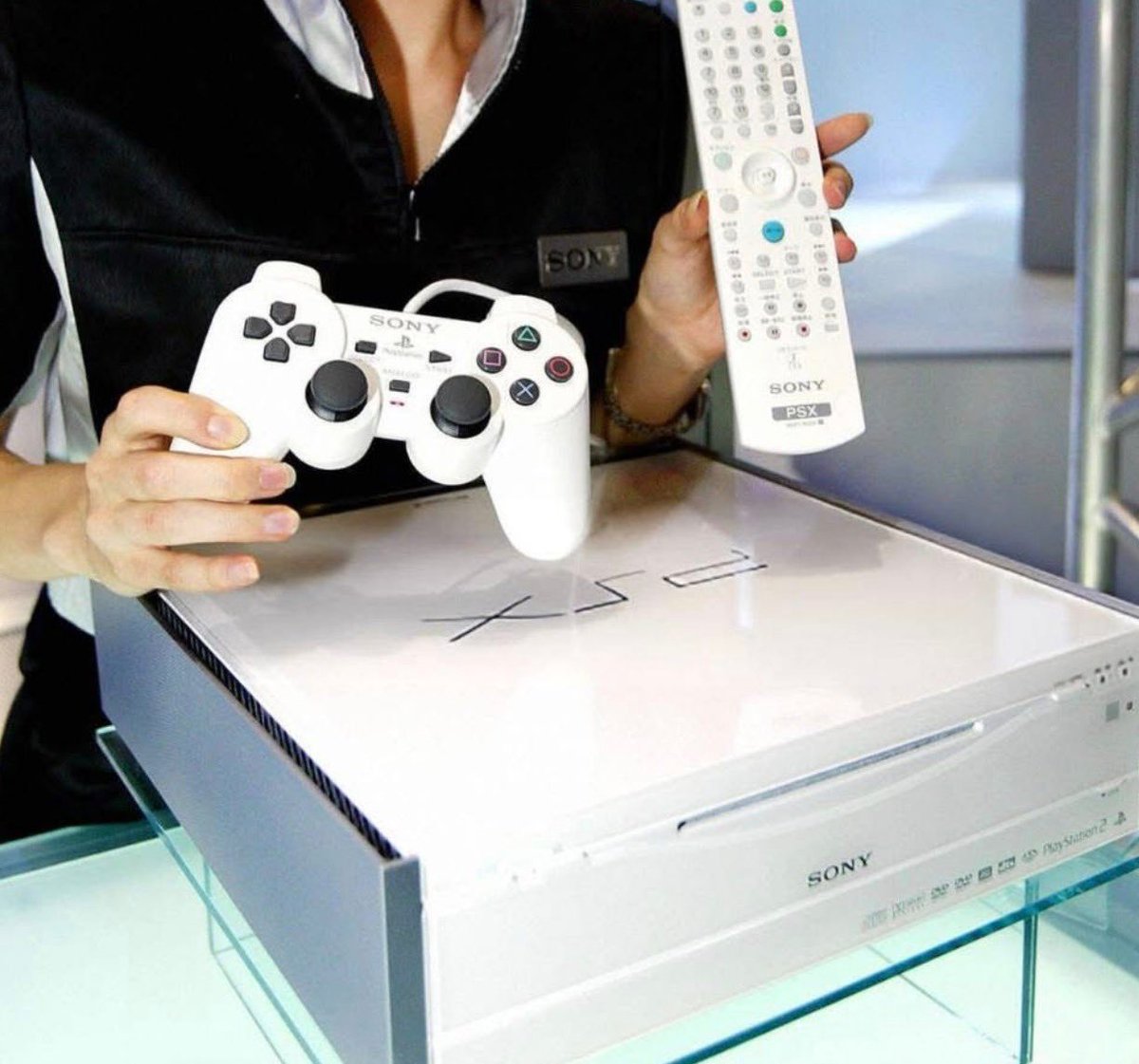 PolyDepression's tweet photo. Tokyo Game Show 2003 💿 https://t.co/3remzbiNTn