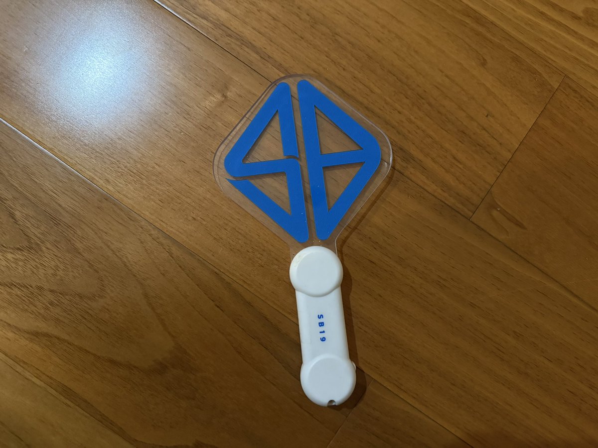fjddcollects's tweet photo. 🔗 #rfjddsells — wts lfb ..ᐢ 

✷ ꒰ sb19 version 2 (v2) lightstick ꒱

⠀ .. ɞ  ₱550 + sf
⠀ .. ɞ  10/10 conditon
⠀ .. ɞ  on hand ! no rush shipping

୧ . dm me if interested :D https://t.co/HYTGakO3Lm