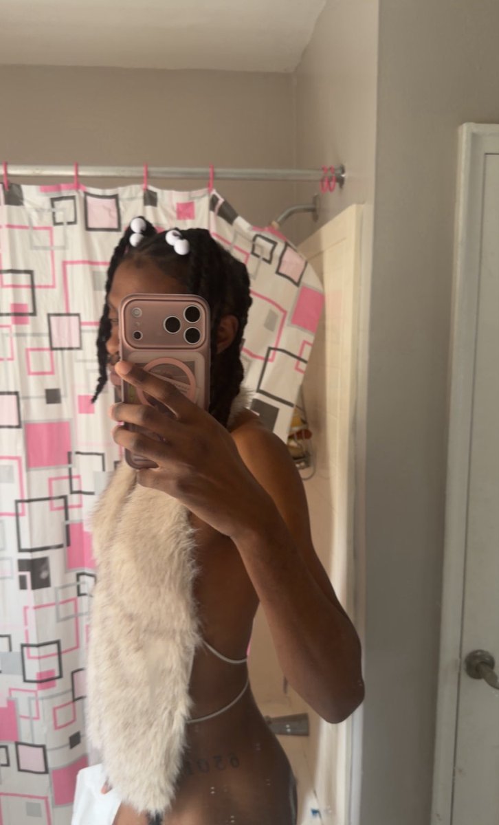 bawbihimotai's tweet photo. Whassgoodie? π ππ§πΎββοΈ
#baltimore #bmorefreaks #410freaks #bored #femboy #bmorefem #verse #ladystick https://t.co/e531RnTJ7W
