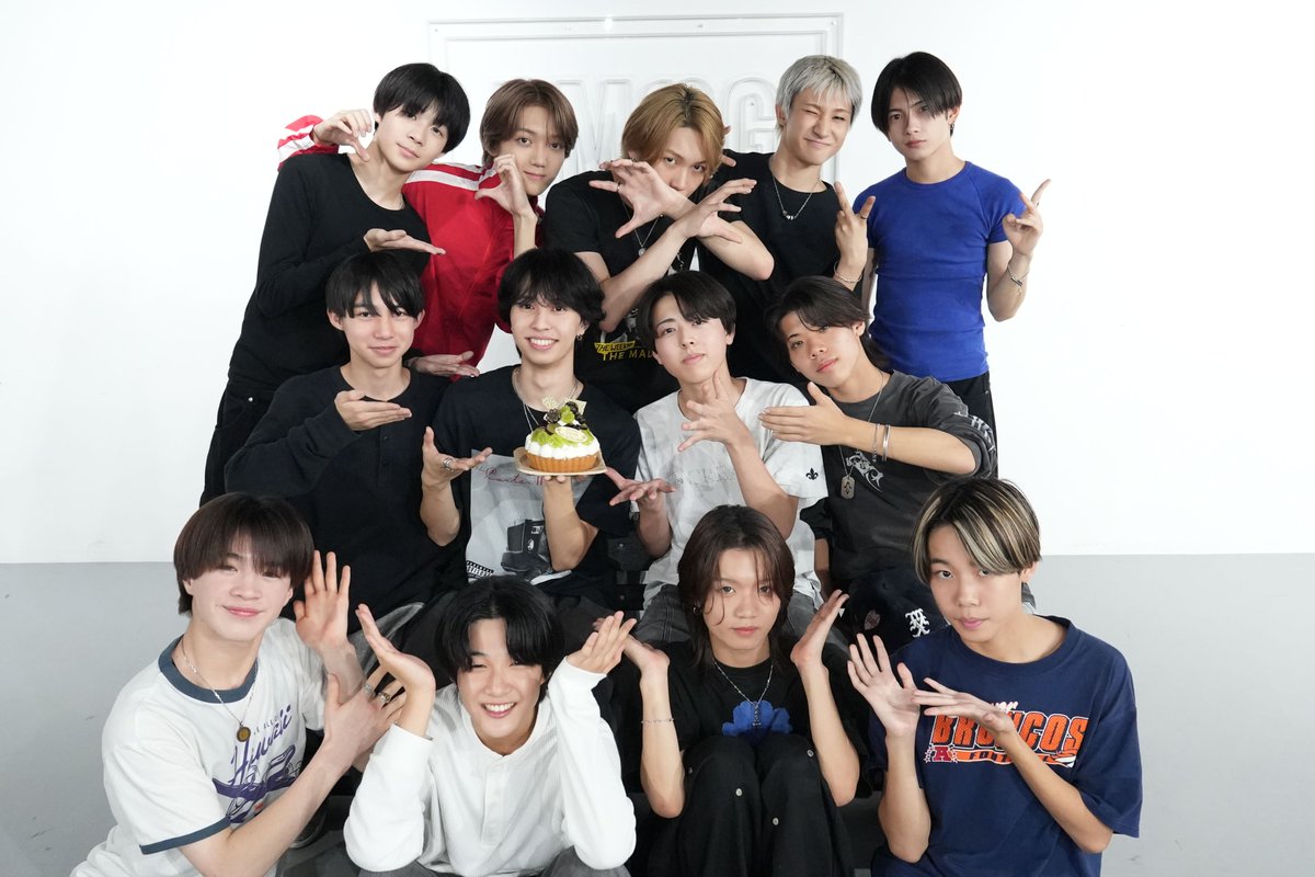 bmsg_trainee's tweet photo. ⸜ 📱✨ ⸝
2026.9.5
Instagram Live
ありがとうございました!
▼アーカイブはこちら
https://t.co/rIrNJMnuqN
#BMSGTRAINEE #BMSG https://t.co/L61AwoMUIJ