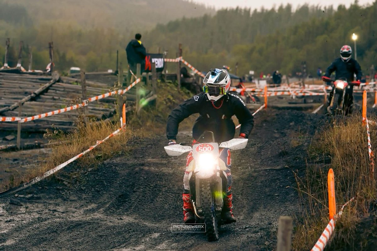 MicheleBatmd's tweet photo. 11 HOURS DOWN! Our 24-hour riders battled through the night course. Now the full course is open, and a fresh wave of 12-hour riders is about to join them! https://t.co/1b9eT7Y8bb